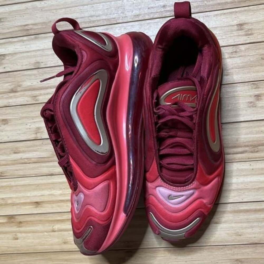 Nike Air Max 720 Team Crimson Metallic Red Bronze